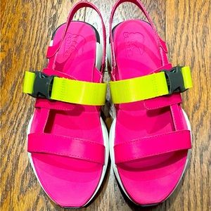 Sorel Sandal, grip bottom size 8